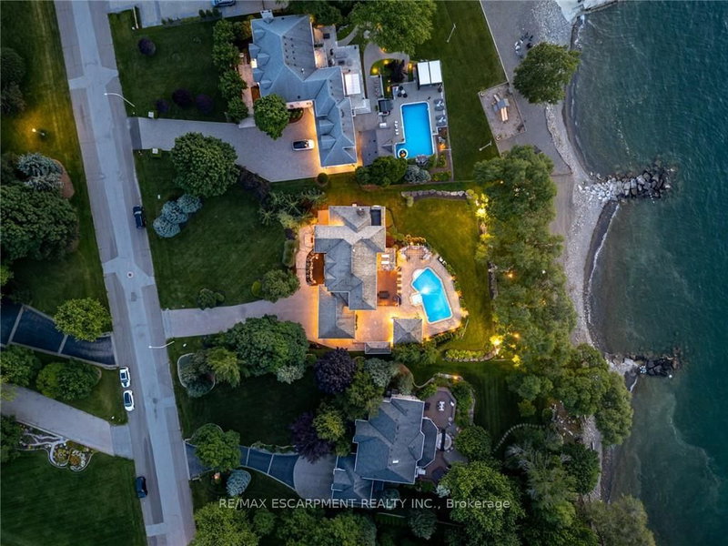 17 Lochside Drive