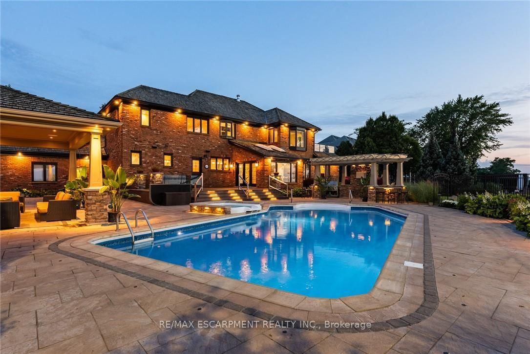 17 Lochside Dr, Hamilton, view 8