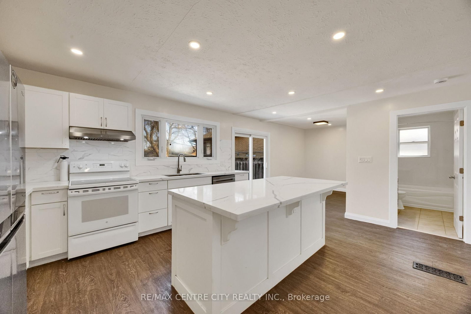 Detached House for sale at 78 LANGARTH Street, London South, Ontario, N6J 1P4 - South E - MLS: X13531746