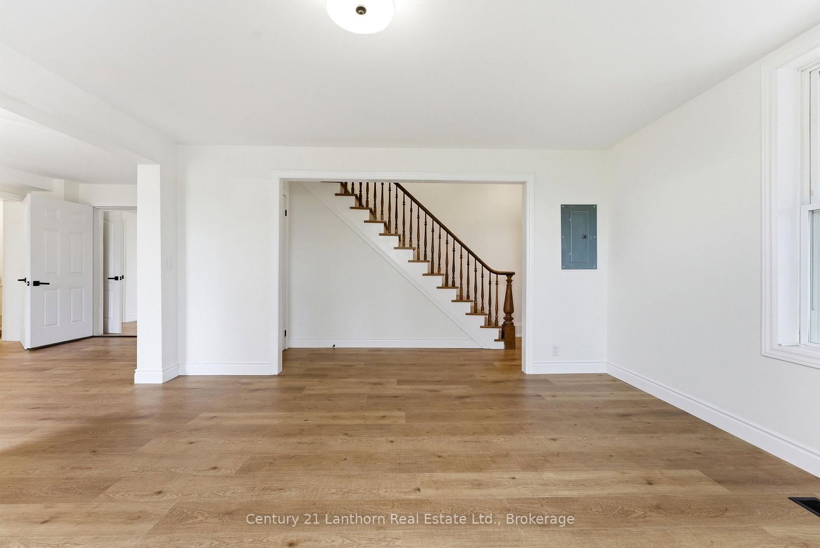 16 Store Street • Prince Edward County, ON photo 10