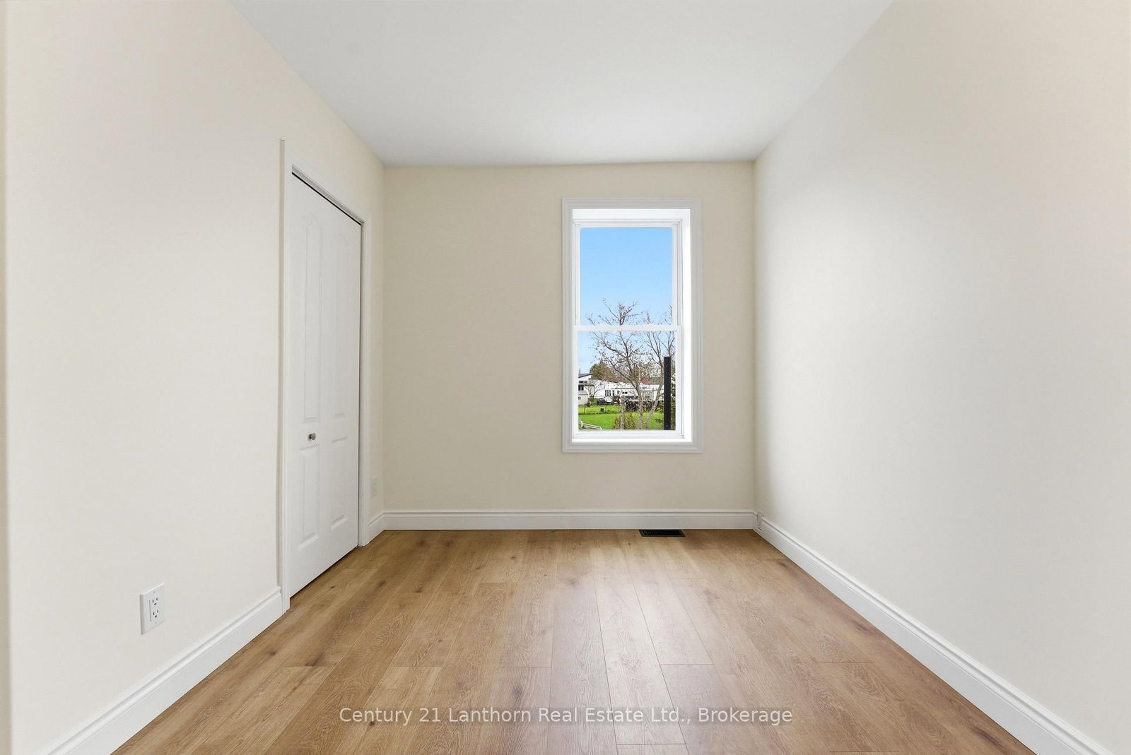 16 Store Street • Prince Edward County, ON photo 21