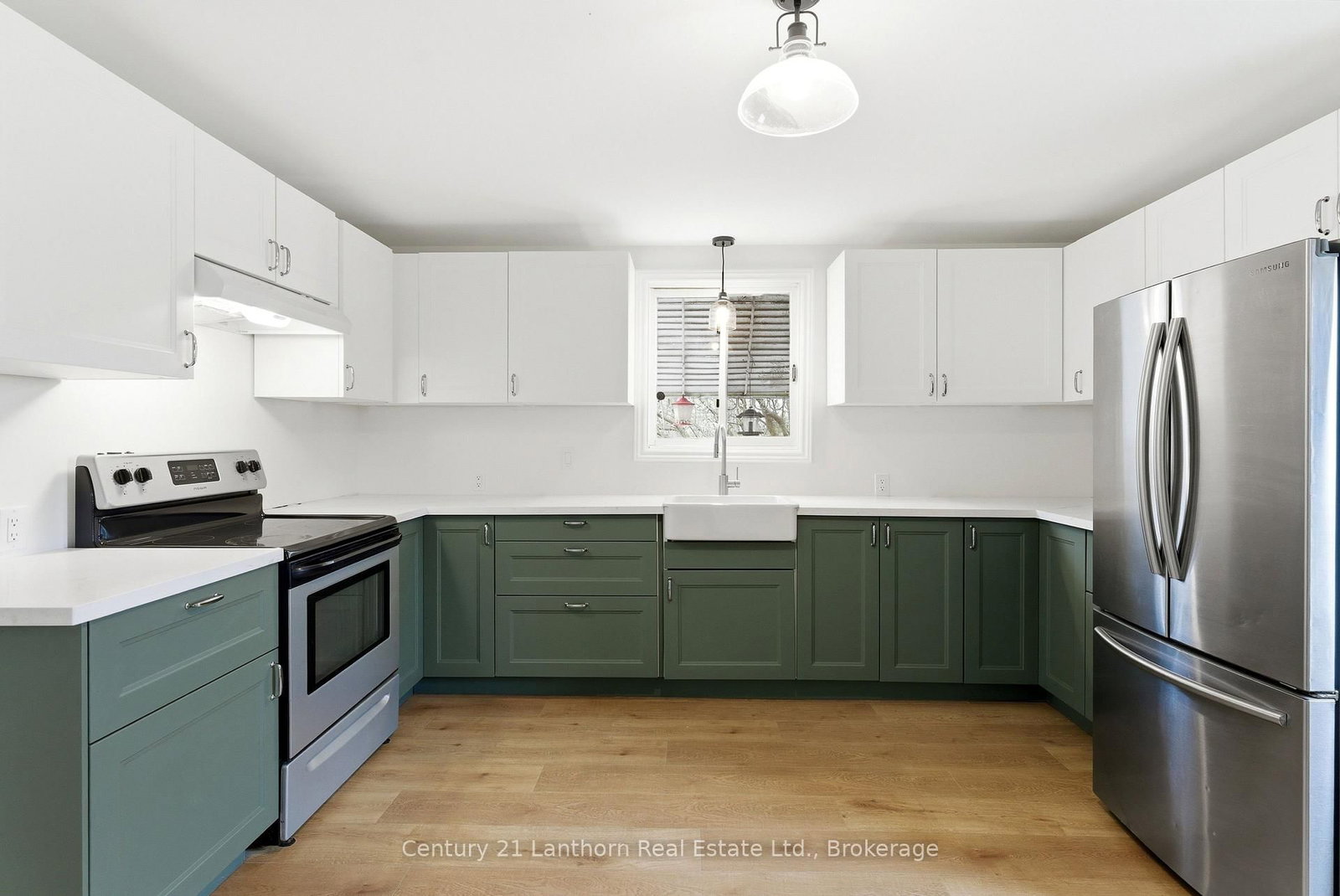16 Store Street • Prince Edward County, ON photo 4