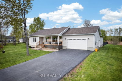52 Kimberly Avenue • North Grenville, ON photo 2