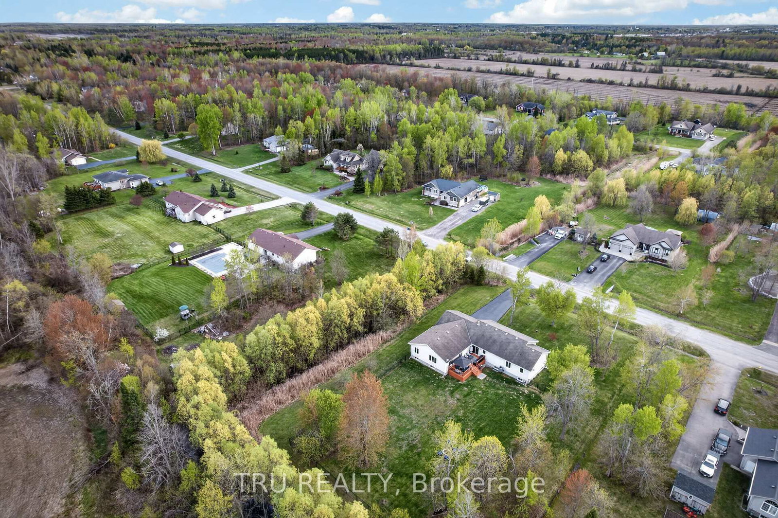 52 Kimberly Avenue • North Grenville, ON photo 3