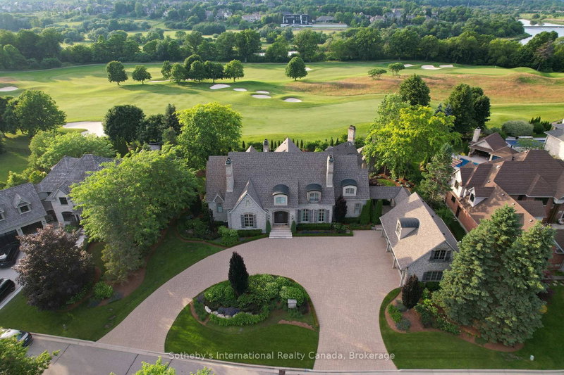 28 Deer Ridge Crescent