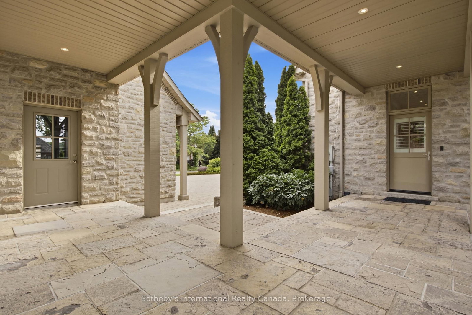28 Deer Ridge Cres, Kitchener, view 32