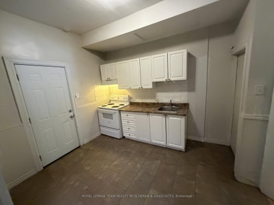 Townhouse for lease at 180 Second Avenue, Ottawa, Ontario, K1S 2H7 - Glebe - MLS: X13532036