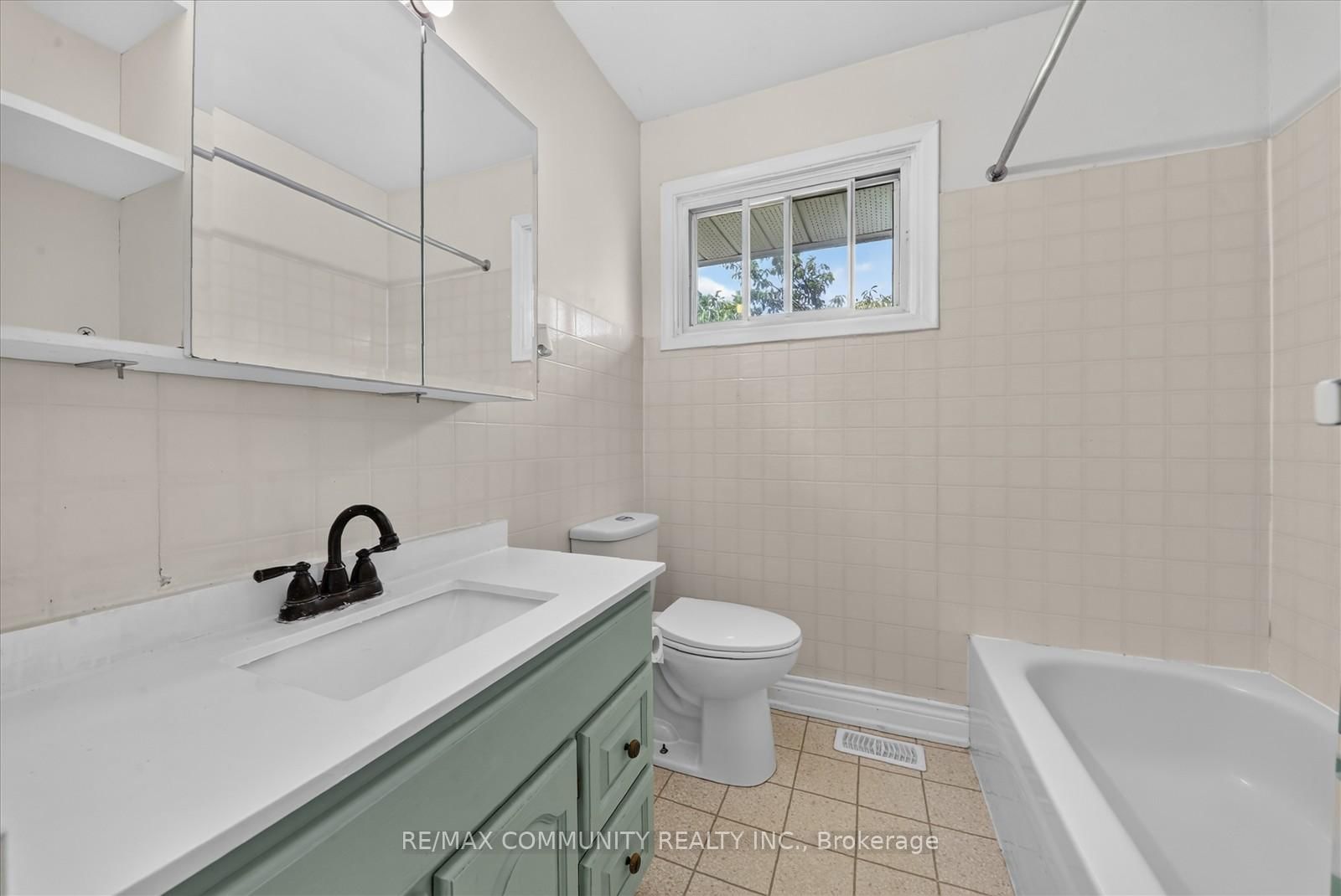719 Old Highway 2 • Quinte West, ON photo 26