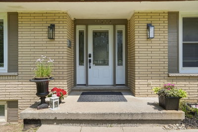 318 Freelton Road • Hamilton, ON photo 6