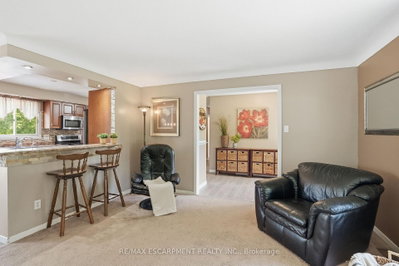 318 Freelton Road • Hamilton, ON photo 9
