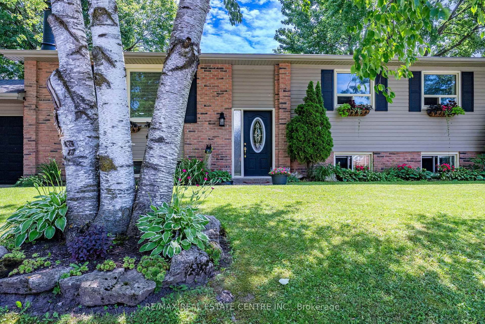13 Douglas Crescent • Erin, ON photo 3