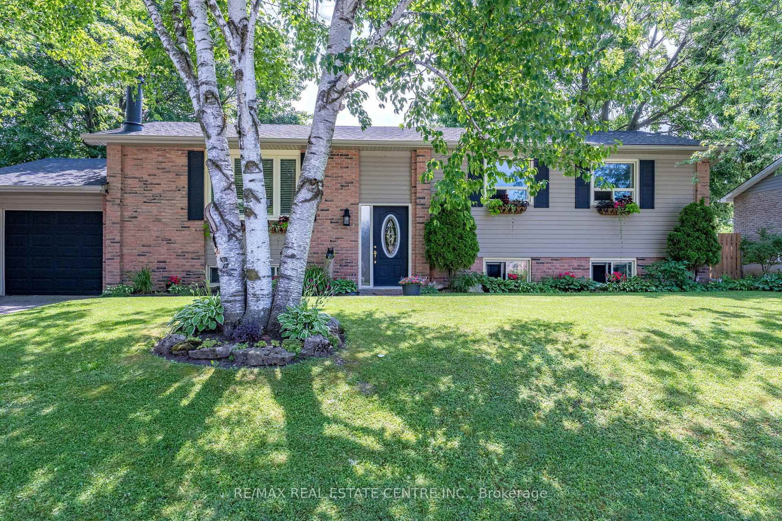 13 Douglas Crescent • Erin, ON photo 4
