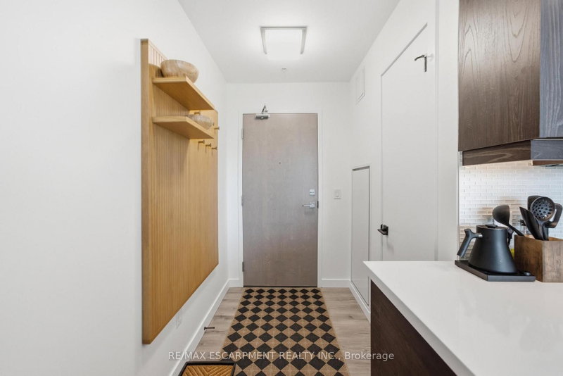 403 - 455 Charlton Avenue E