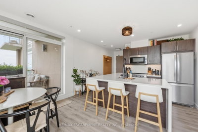 Unit 403 — 455 Charlton Avenue E — photo 6