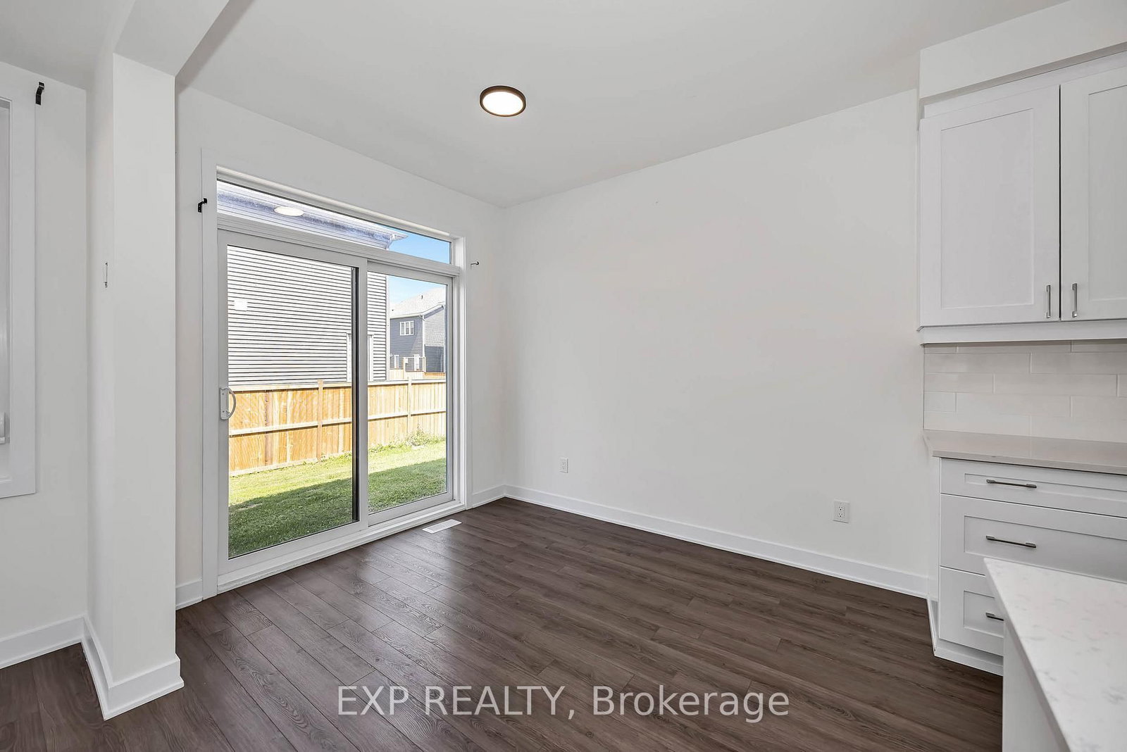 155 YEARLING Circle • Richmond, ON photo 14