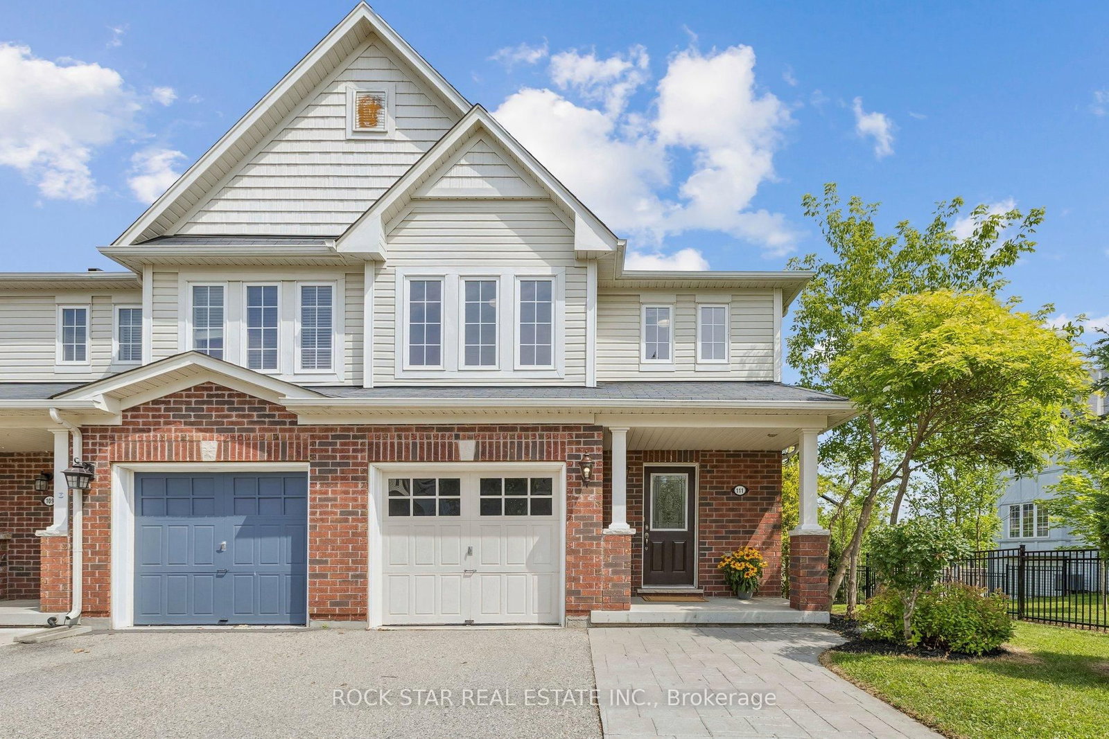 111 Bloomington Drive • Cambridge, ON photo 1