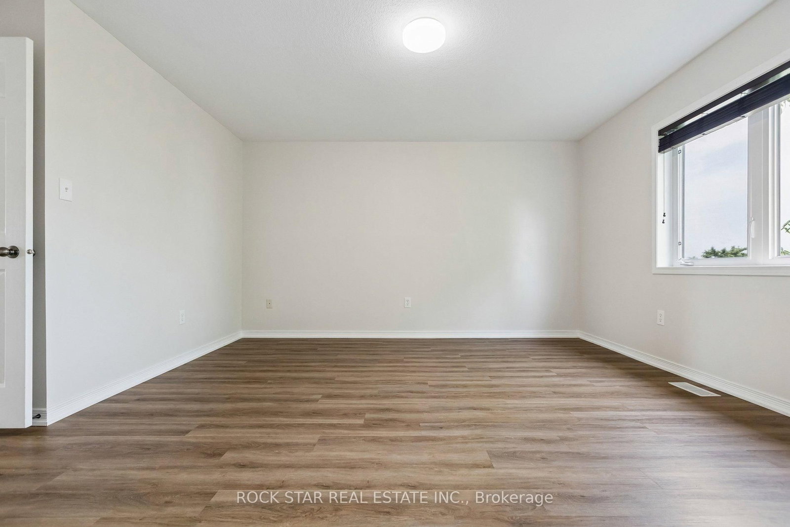 111 Bloomington Drive • Cambridge, ON photo 12
