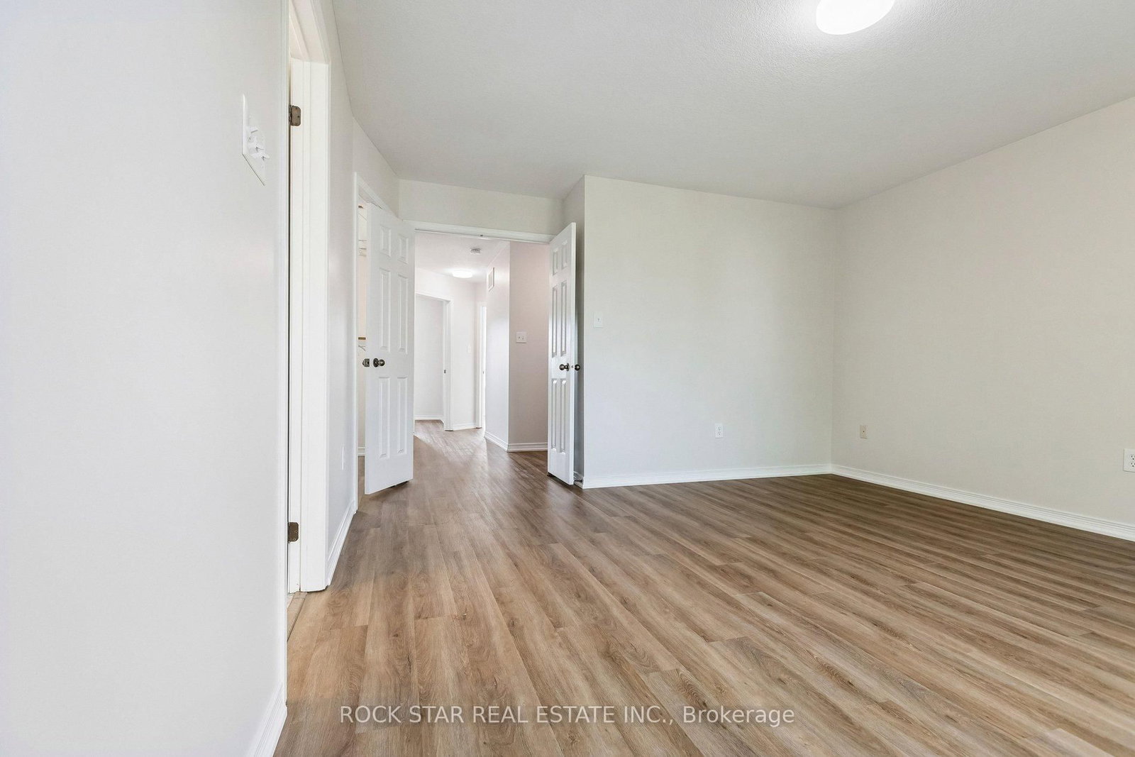 111 Bloomington Drive • Cambridge, ON photo 13