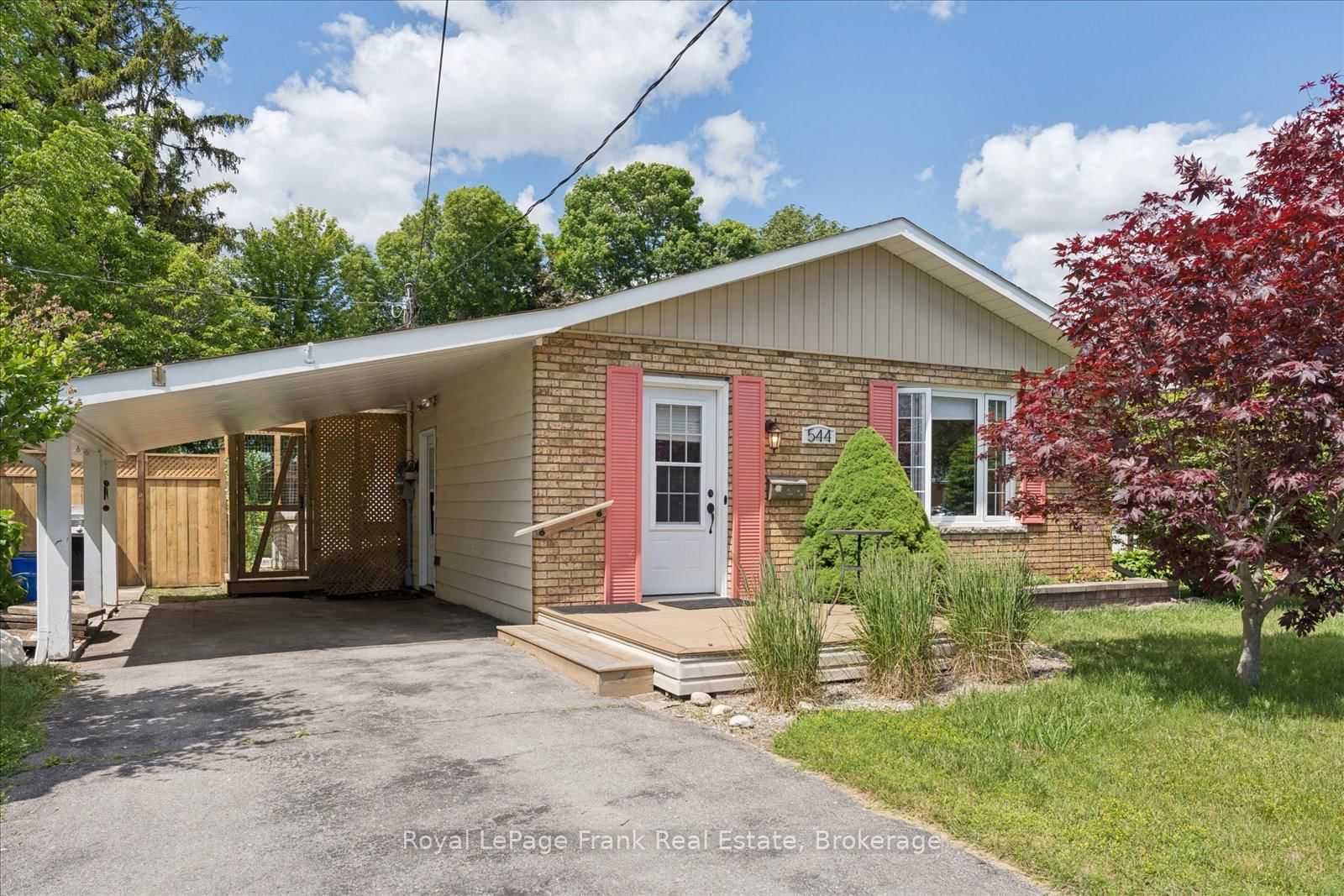 544 Maher Crescent • Cobourg, ON photo 2