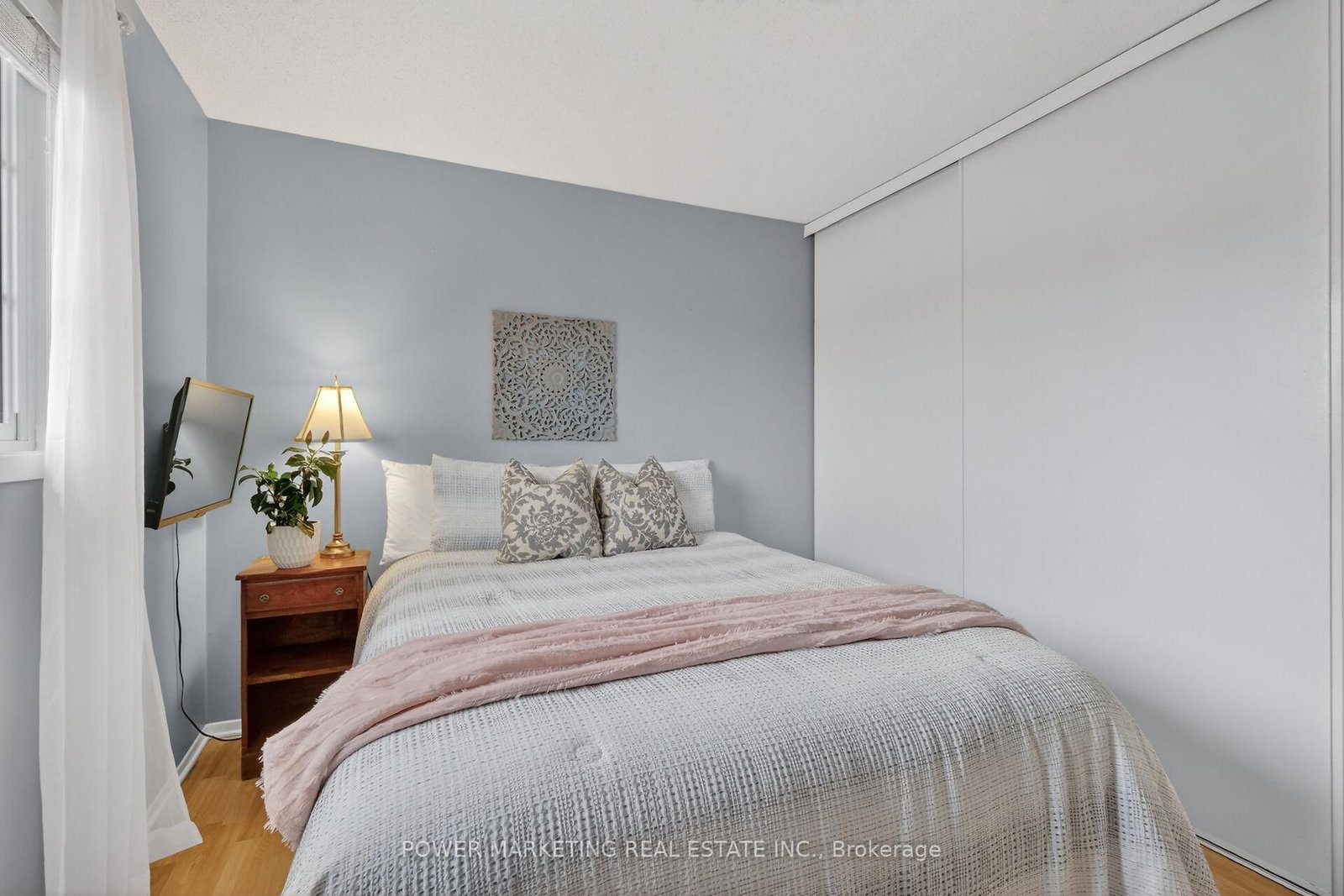 6451 VISENEAU Drive • Orleans, ON photo 27