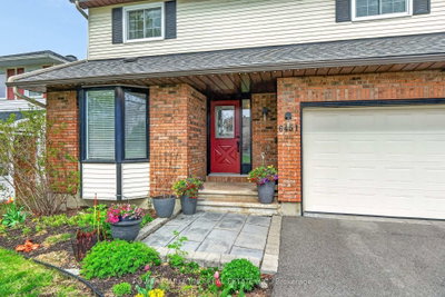 6451 VISENEAU Drive • Orleans, ON photo 4