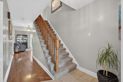 6451 VISENEAU Drive • Orleans, ON photo 9