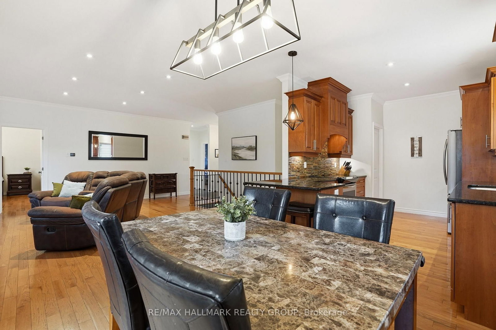 1028 Laviolette Street • Clarence-Rockland, ON photo 9