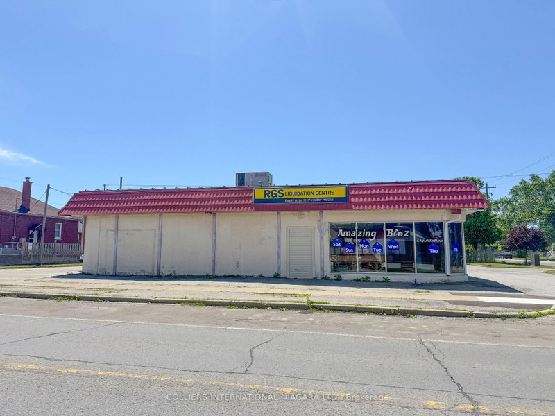 477 Davis St photo 2
