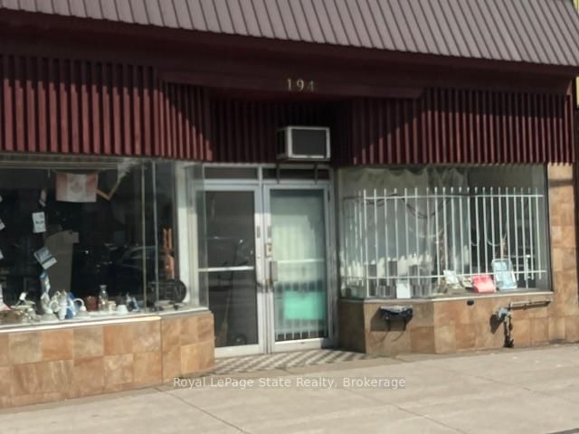 194 Kenilworth Ave N photo 2