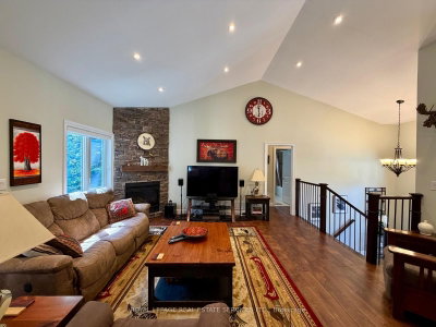 1045 Tower Crescent • Gravenhurst, ON photo 5