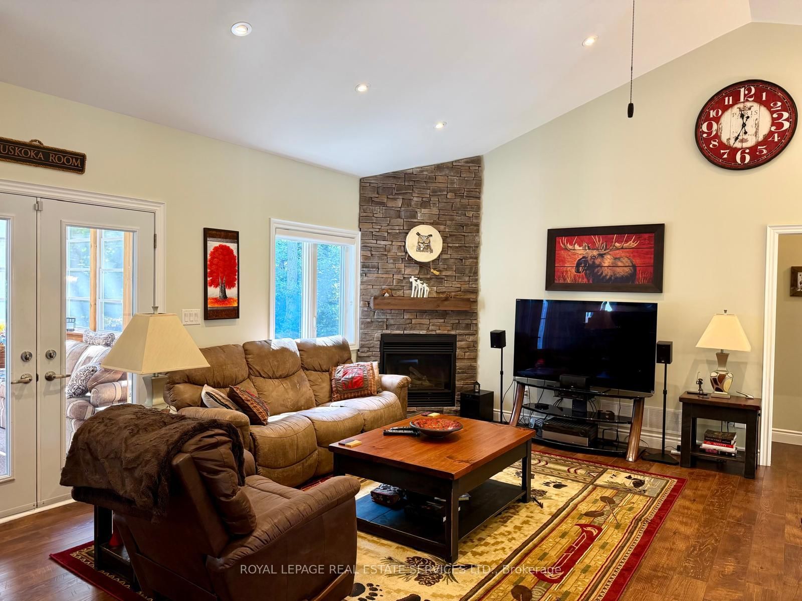 1045 Tower Crescent • Gravenhurst, ON photo 6