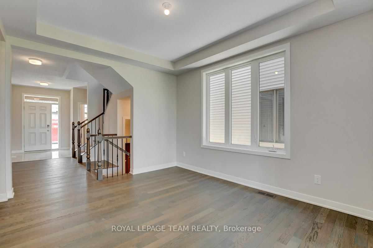 609 BRONZE COPPER Crescent • Richmond, ON photo 9