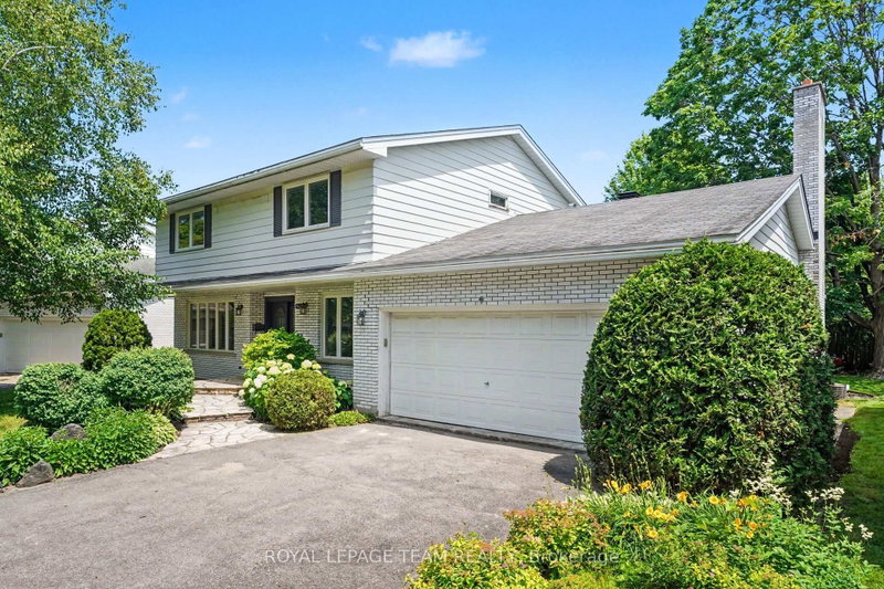 907 Dresden Crescent, Ottawa