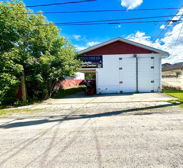 626 Second Street West
