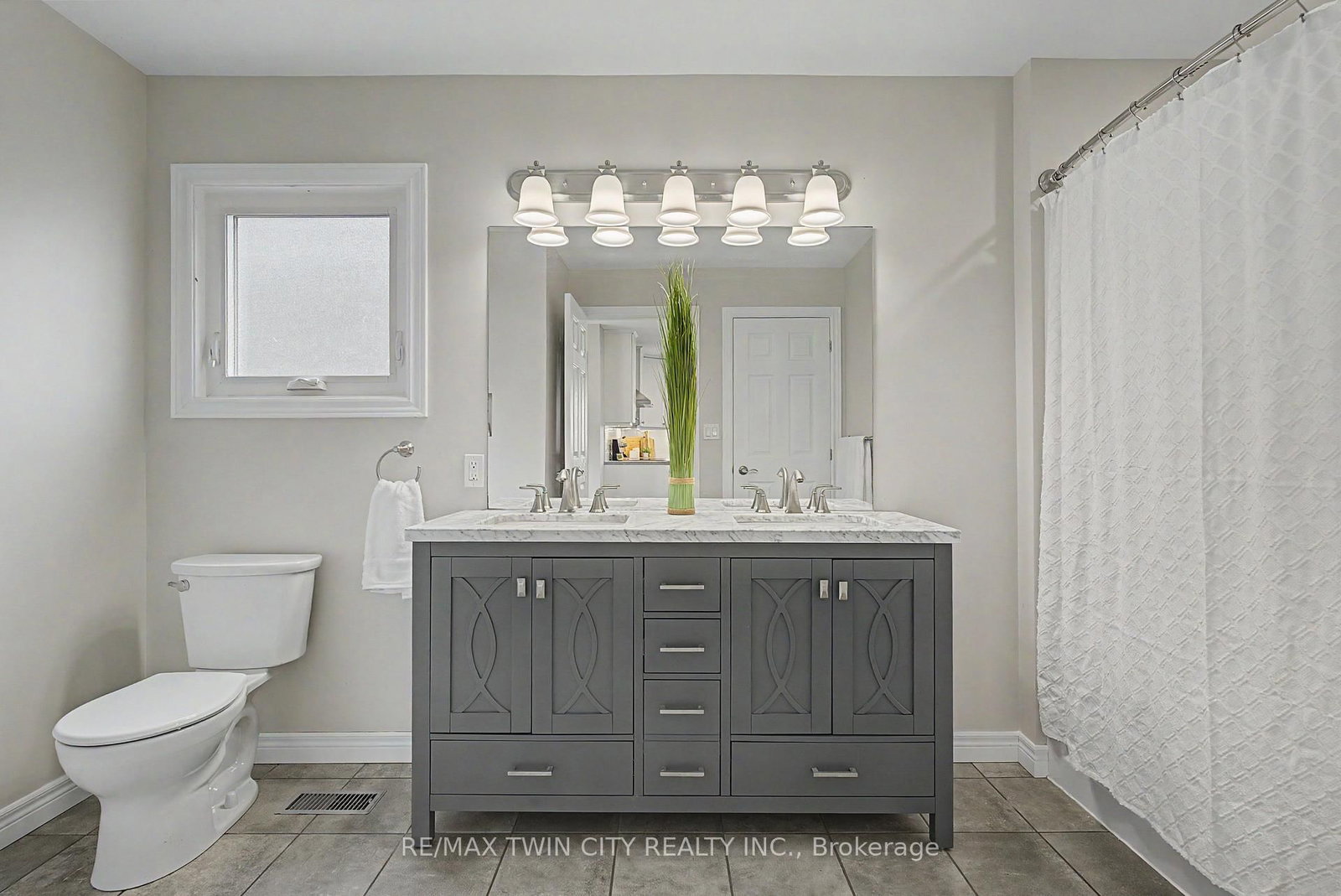 61 Maud Street • Woodstock, ON photo 22