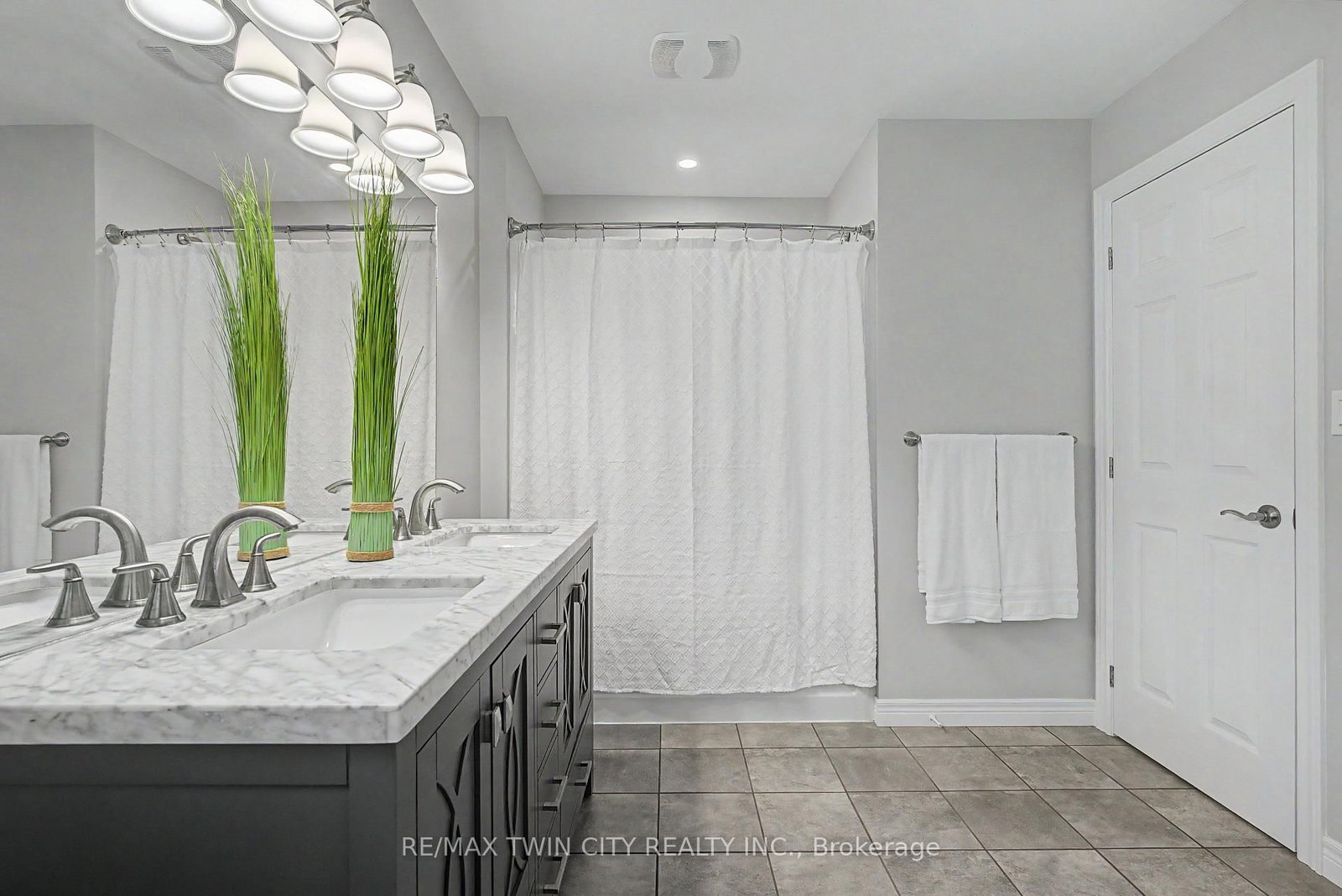 61 Maud Street • Woodstock, ON photo 24