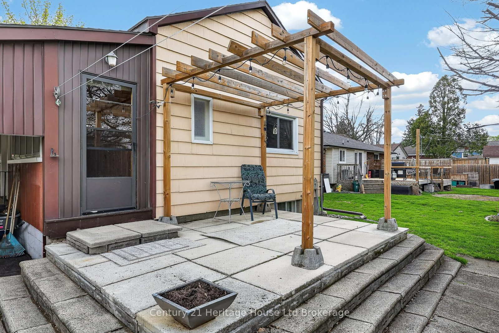 69 Bee Street • Woodstock, ON photo 31