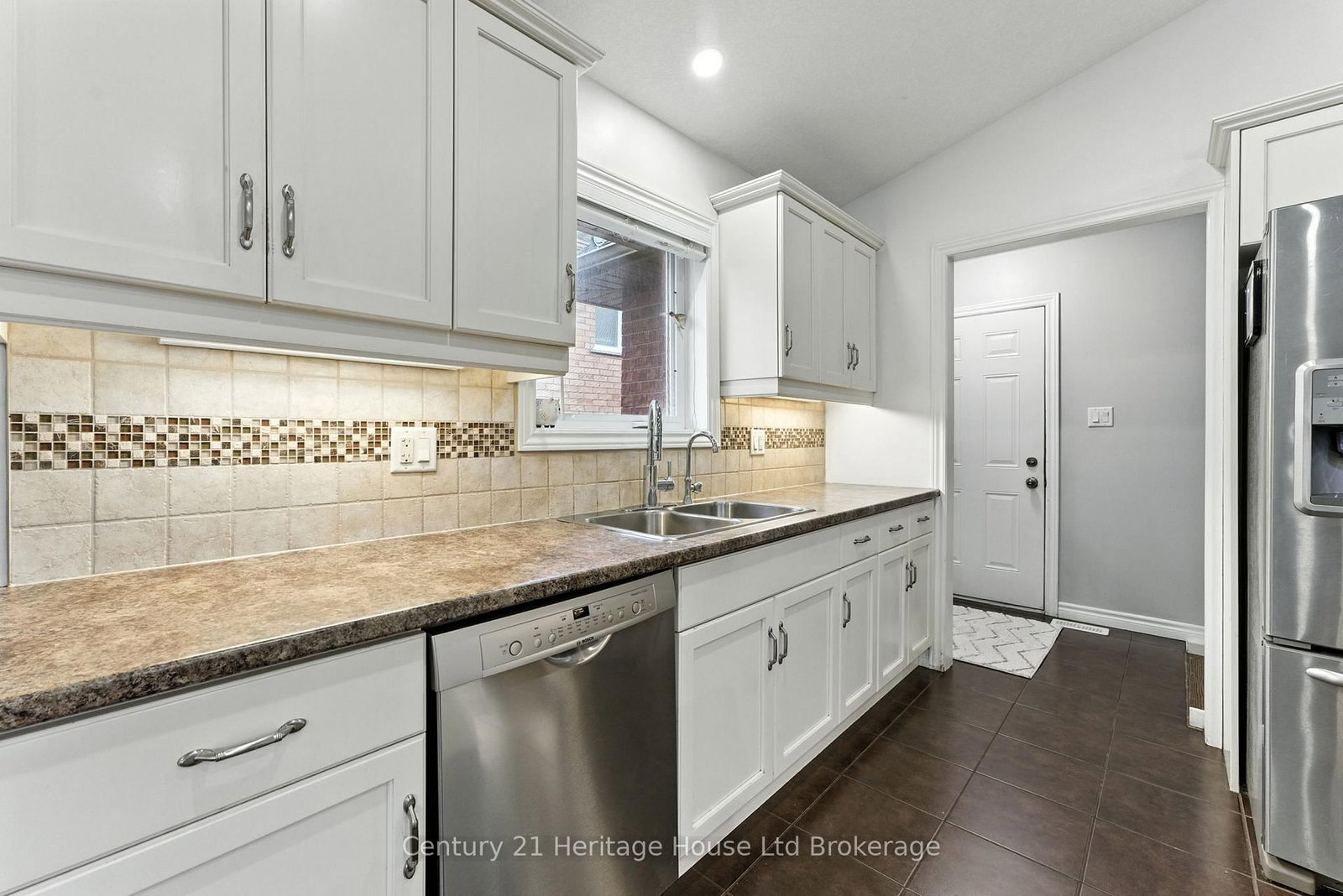 107 Applewood Street • Blandford-Blenheim, ON photo 18