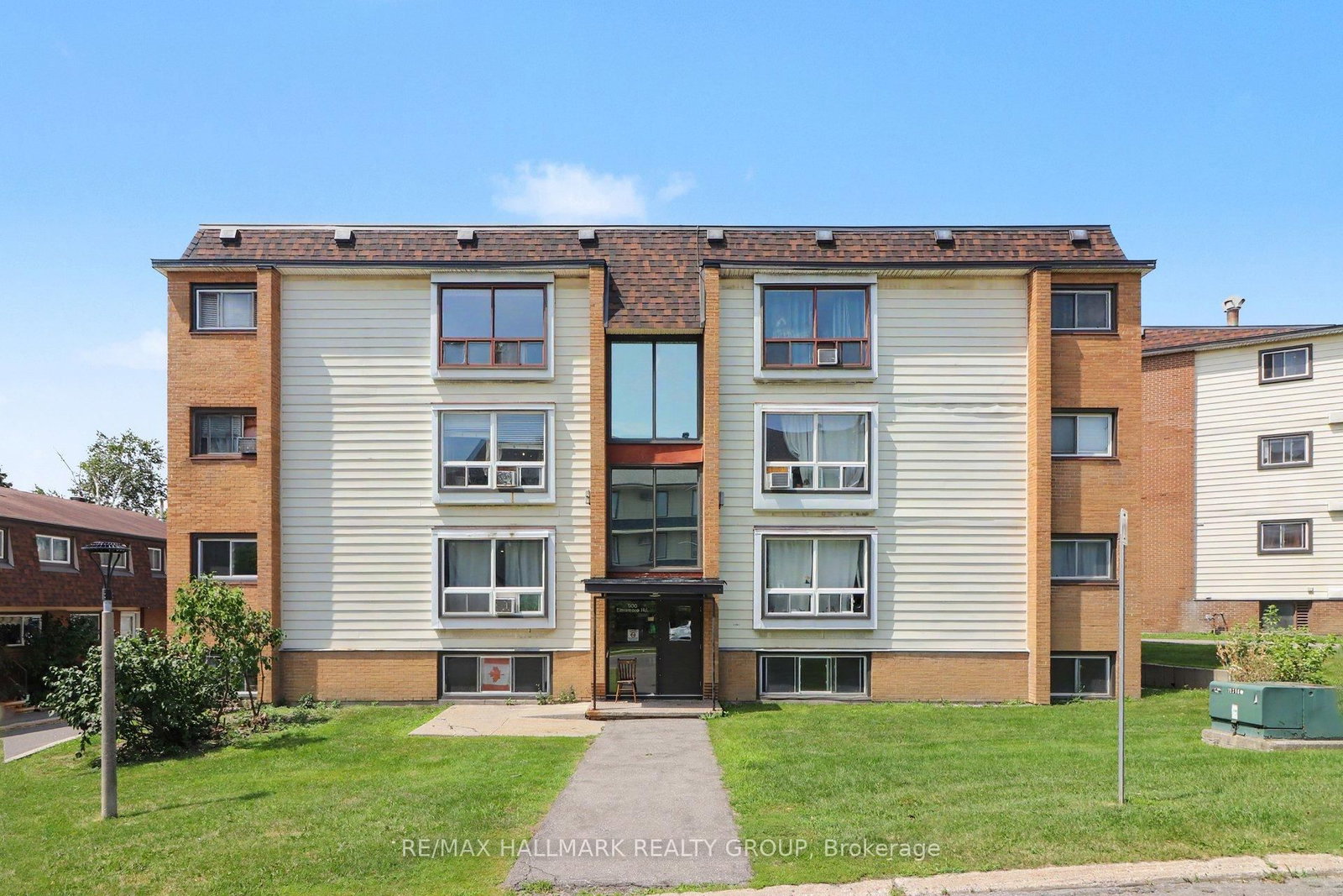 900 Elmsmere Road • #8 • Ottawa, ON photo 1