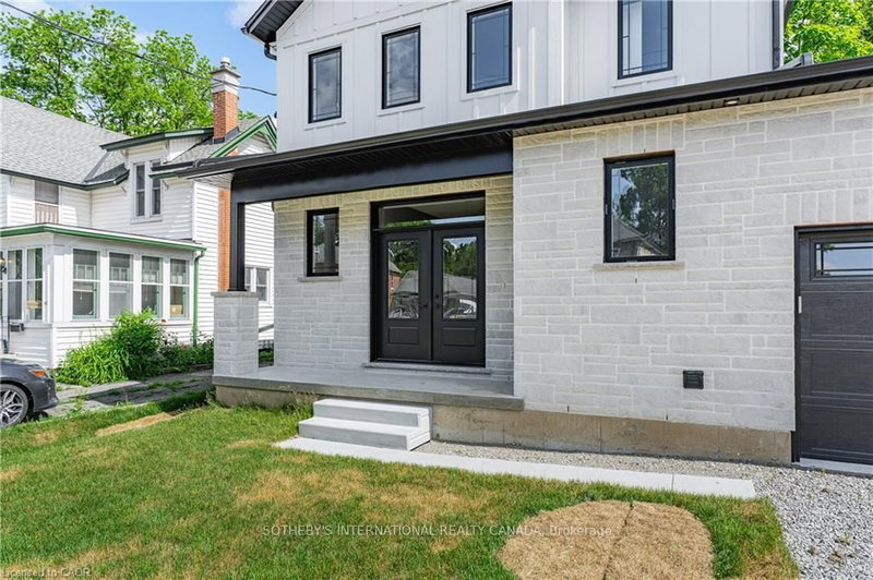 42 Rich Avenue