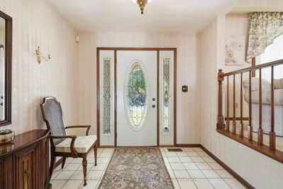 11 Tanera Crescent • St. Catharines, ON photo 3