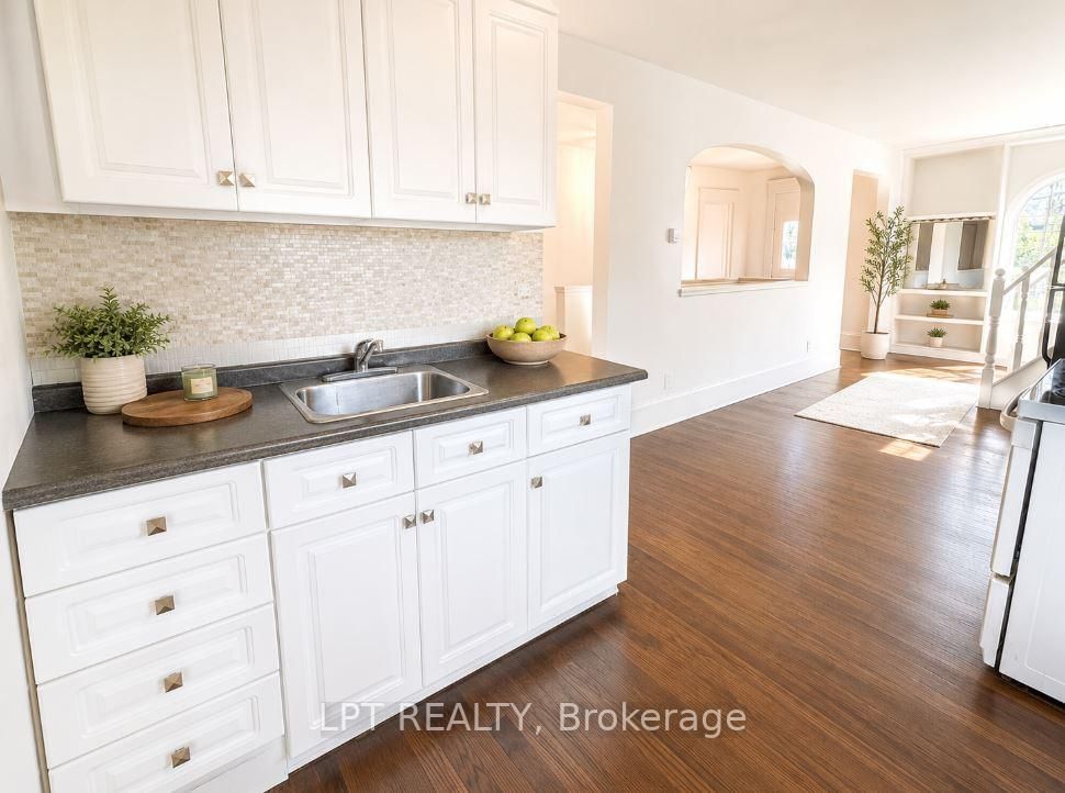 219 Erie Avenue • Brantford, ON photo 12