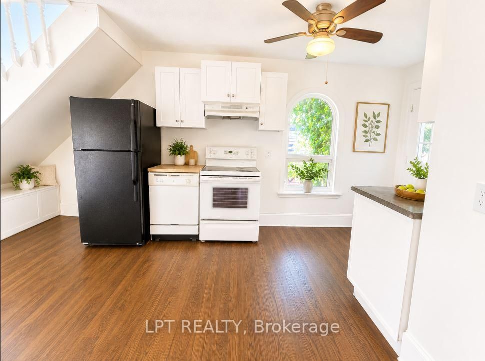 219 Erie Avenue • Brantford, ON photo 13