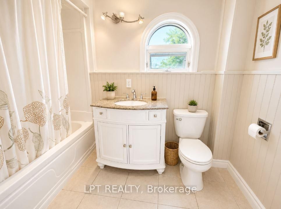 219 Erie Avenue • Brantford, ON photo 19
