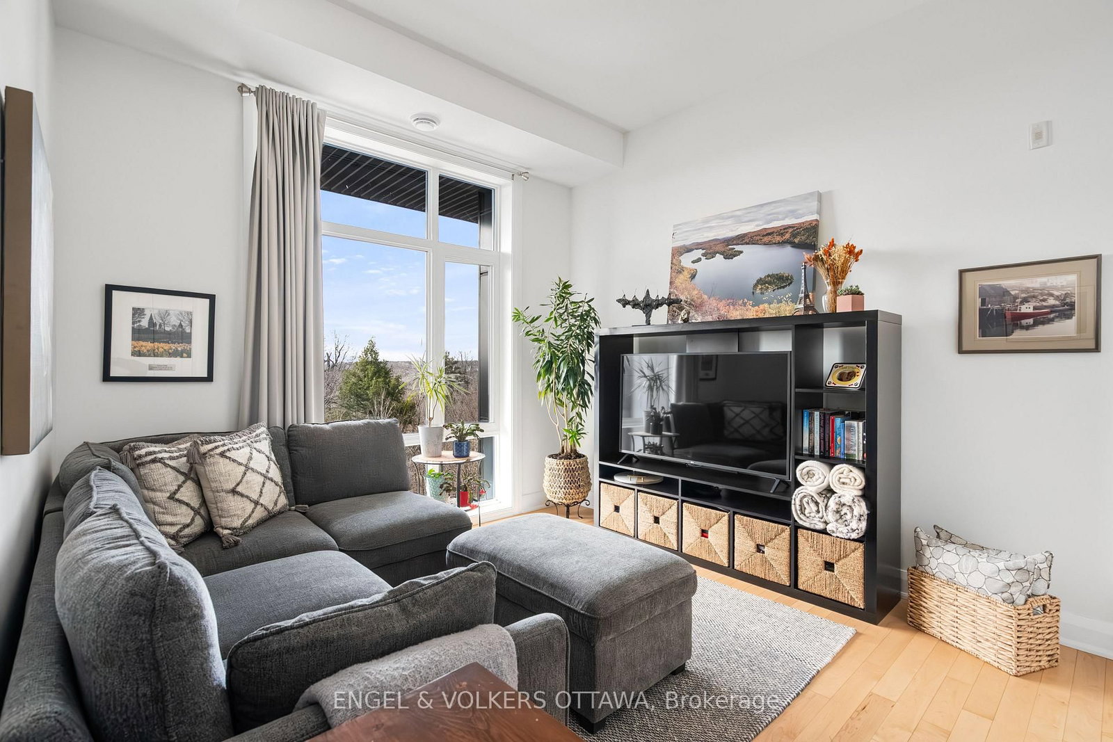 110 Cortile Private • #402 • Ottawa, ON photo 23