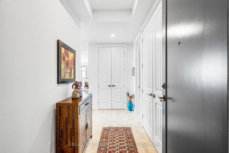 402 - 110 Cortile Private