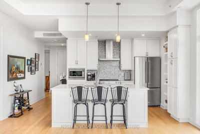 110 Cortile Private • #402 • Ottawa, ON photo 8