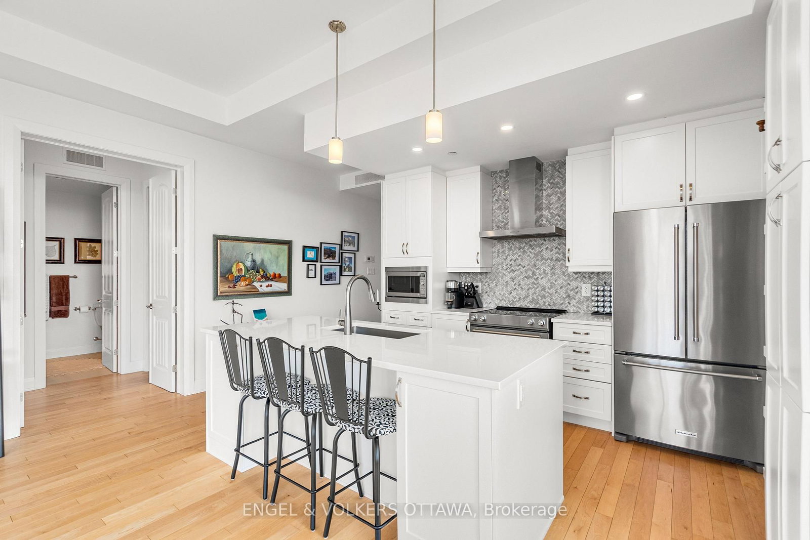 110 Cortile Private • #402 • Ottawa, ON photo 9
