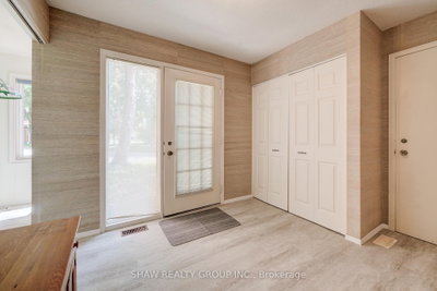 Unit 9 — 206 Candlewood Crescent — photo 6