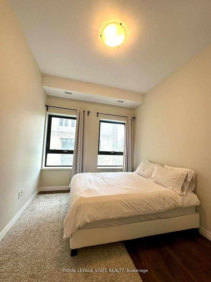 112 King St E photo 4